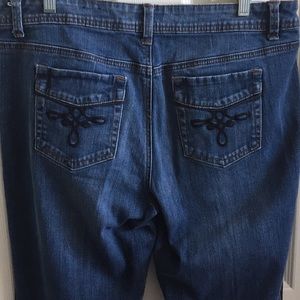 a.n.a faded woman’s jeans